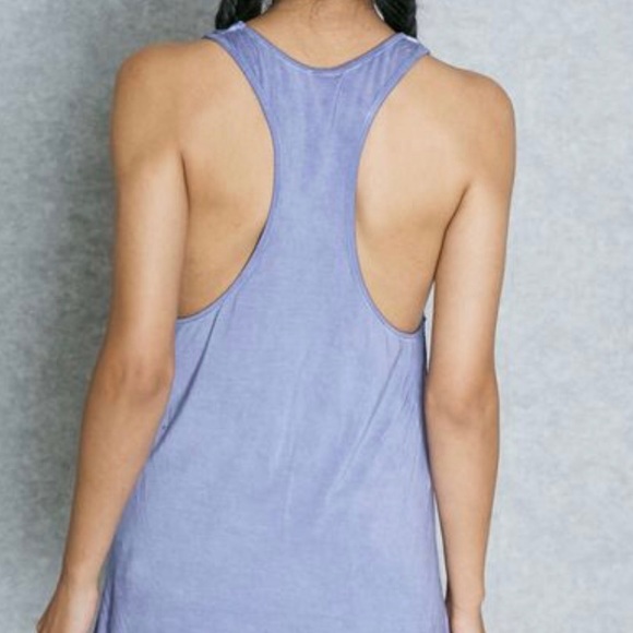 Tee 👚 - Picture 2 of 8